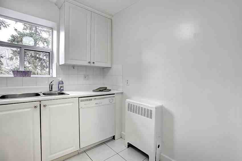 Bloor - Photo 2 of 8