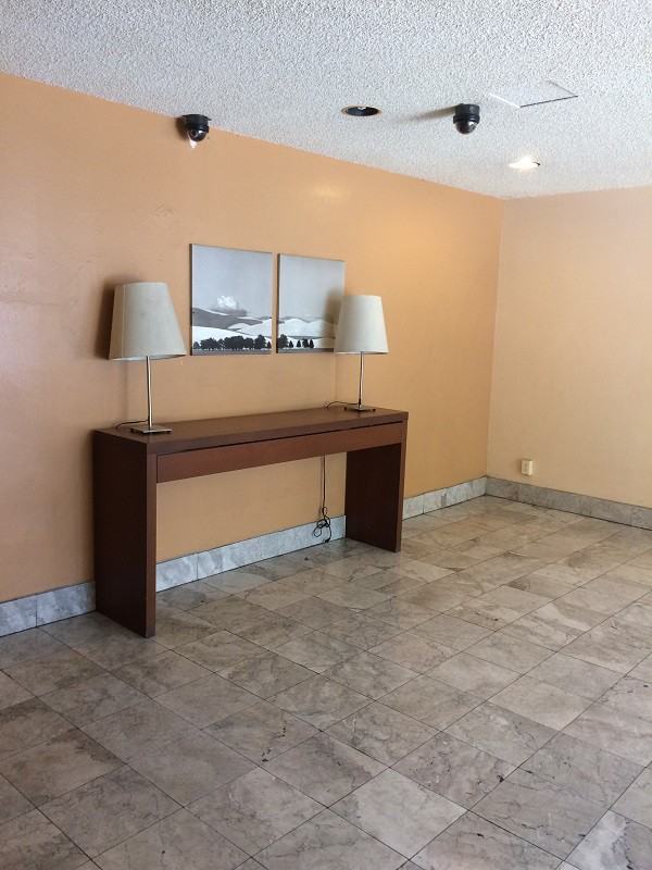 810 S Fedora St - Photo 2 of 8