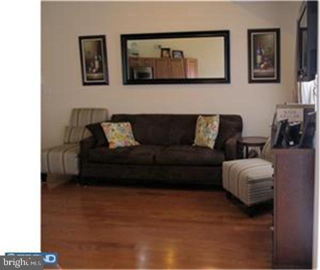 321 Harbour Blvd - Photo 3 of 15