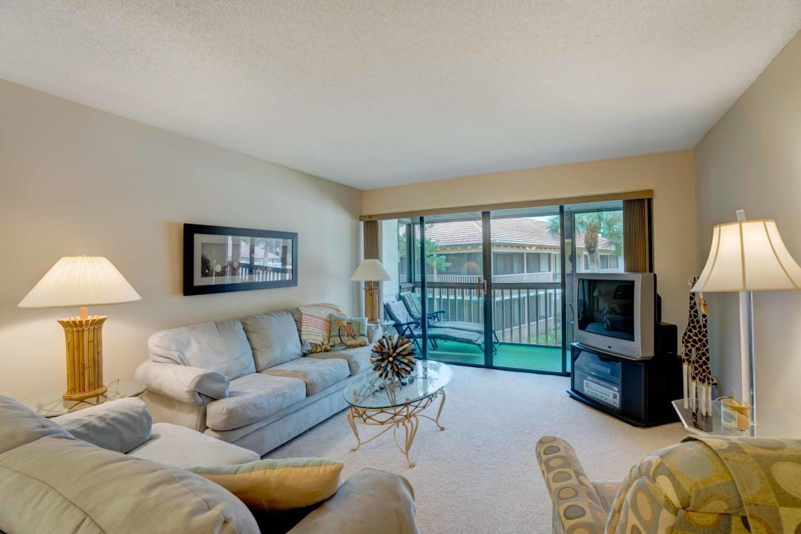 421 Brackenwood Ln S - Photo 3 of 33