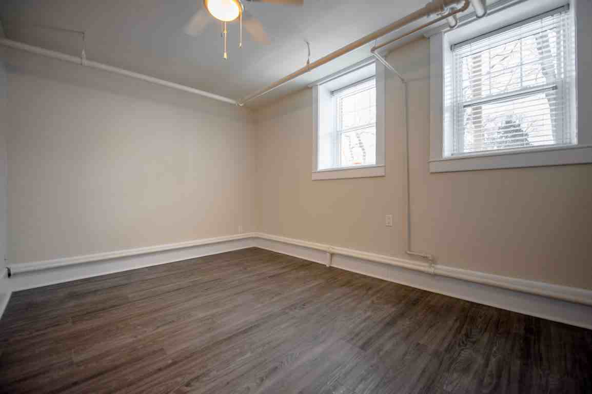 984 Wolseley Avenue - Photo 3 of 20