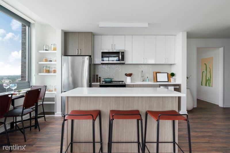 235 235 Grand Street 1604 - Photo 2 of 10