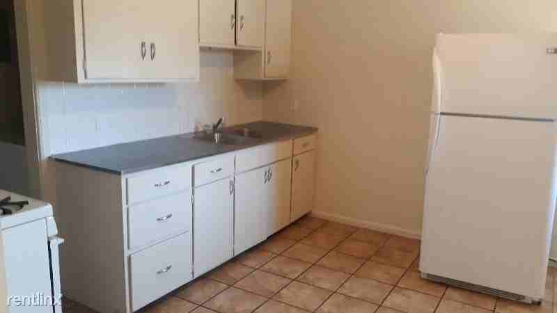 801 27th St - Photo 3 of 13