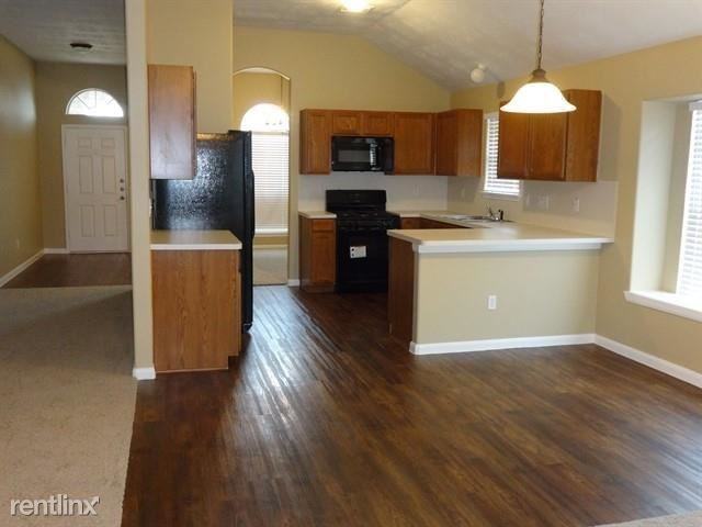 2543 Fox River Ln - Photo 2 of 11