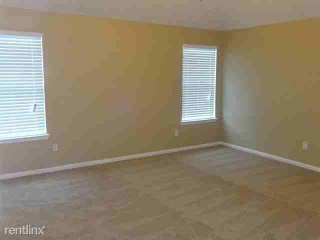 2543 Fox River Ln - Photo 3 of 11