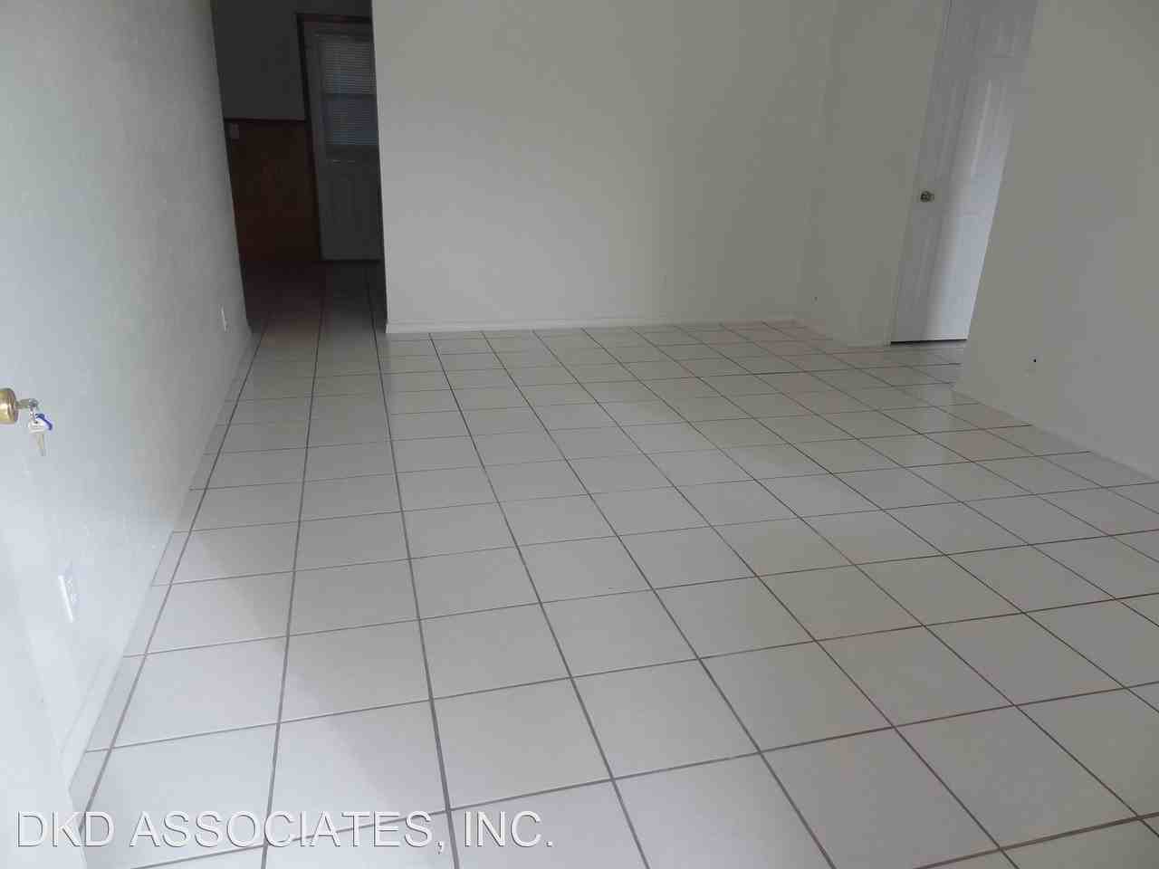 10048 Kellogg St - Photo 2 of 25