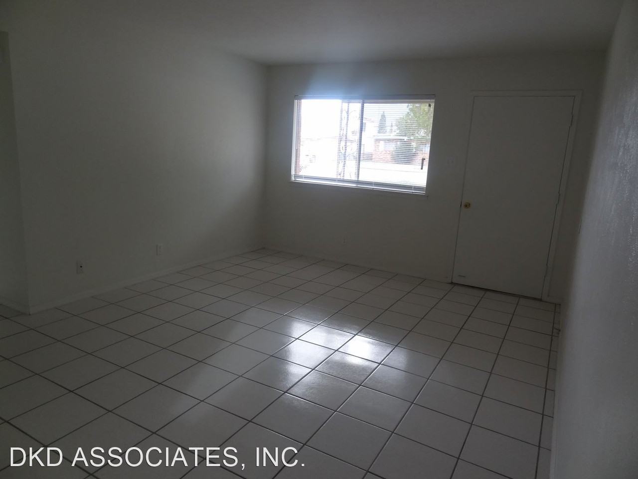 10048 Kellogg St - Photo 3 of 25