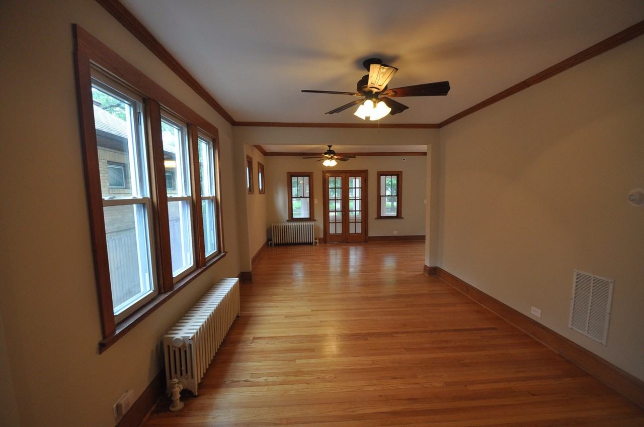 10453 S Prospect Ave - Photo 3 of 14