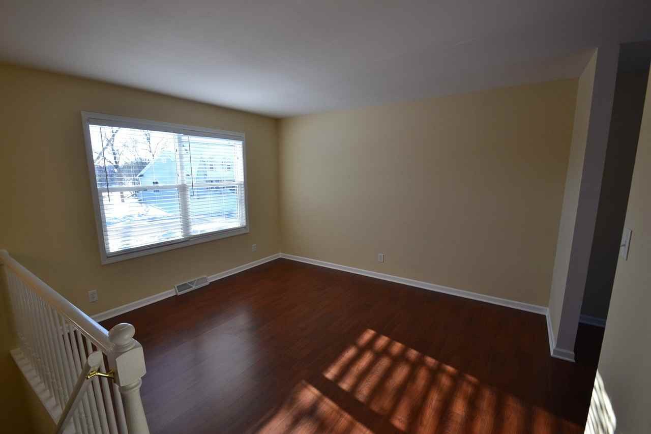 5N271 Hanson Rd - Photo 2 of 9