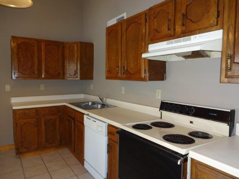 2400 Cripple Creek Dr - Photo 2 of 12