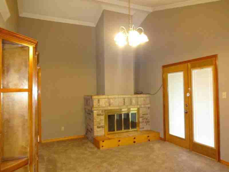 2400 Cripple Creek Dr - Photo 3 of 12