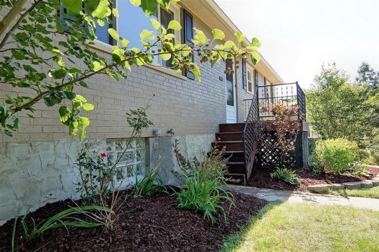 7256 Longfield Dr - Photo 3 of 20