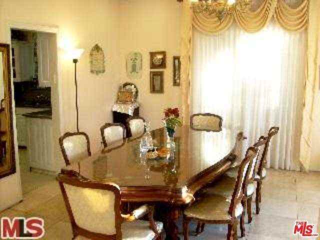 462 S Swall Dr - Photo 2 of 12