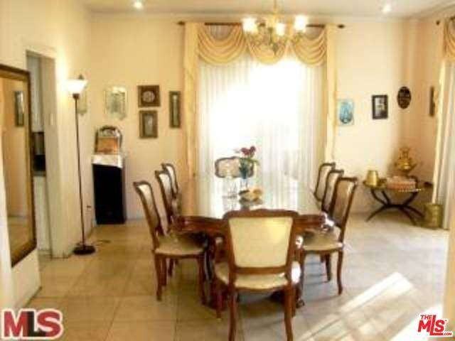 462 S Swall Dr - Photo 3 of 12