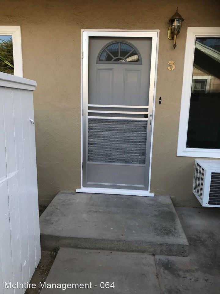 100 Marion Avenue - Photo 3 of 12