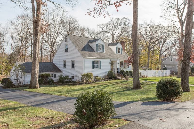 21 Peachtree Rd - Photo 2 of 20