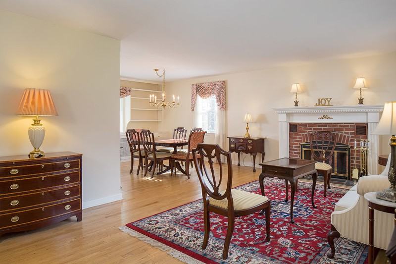 21 Peachtree Rd - Photo 3 of 20