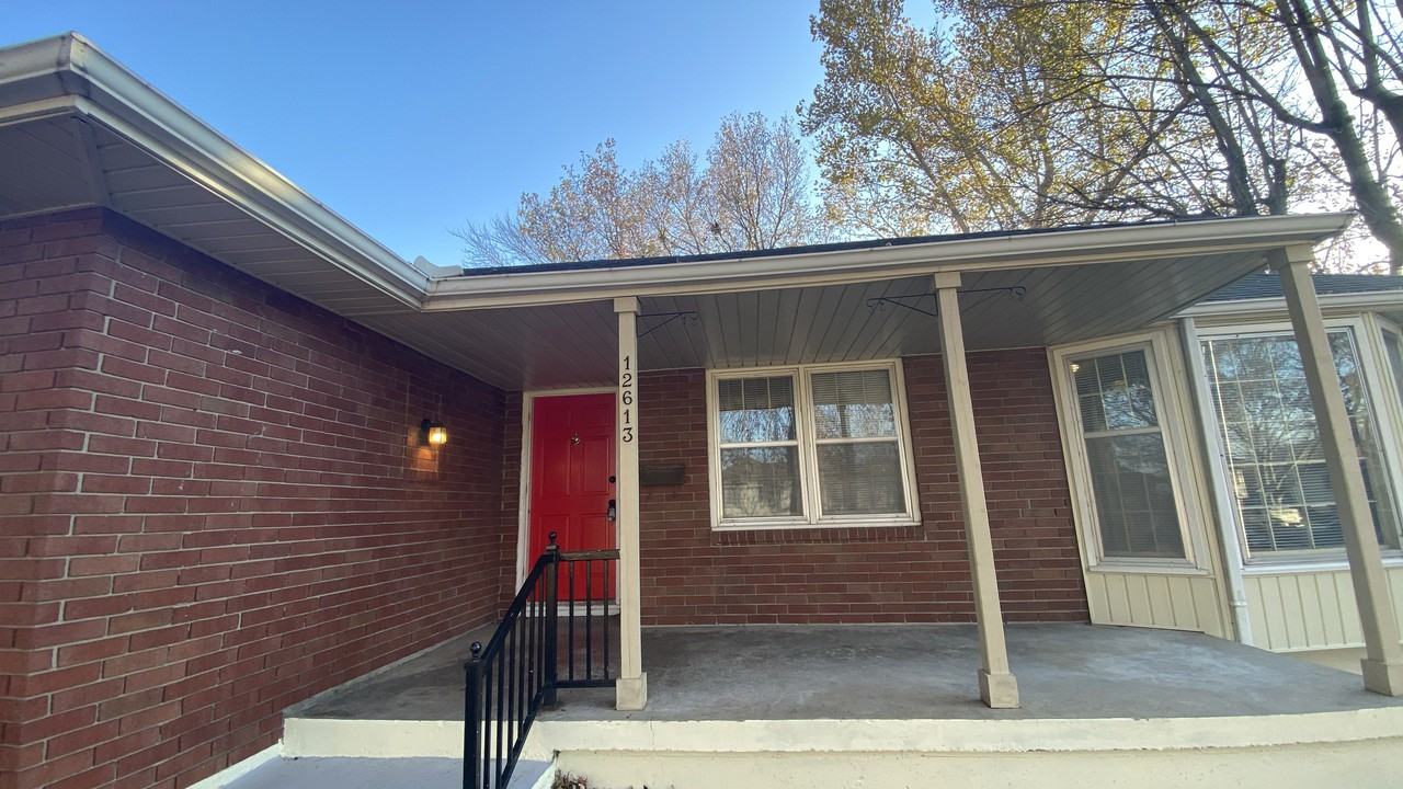 12613 E 41st Ter S - Photo 2 of 26