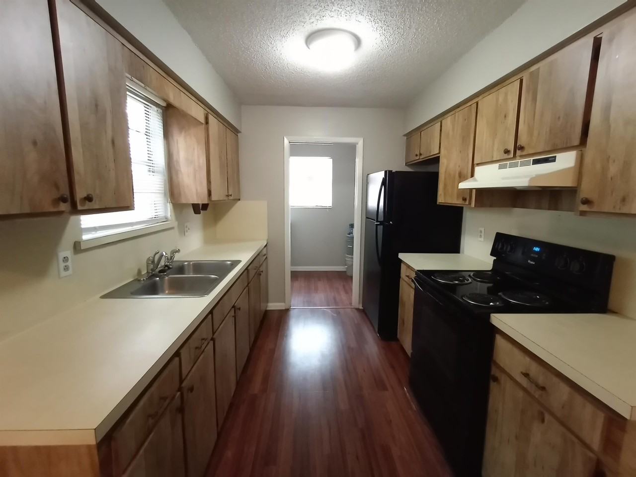 4925/4927 Lambing Rd - 4925 - Photo 3 of 6