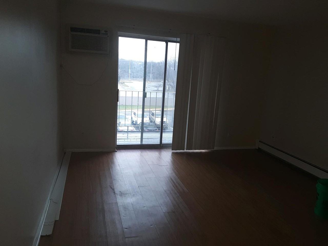 876 Crimson Ct #304 - Photo 4 of 6