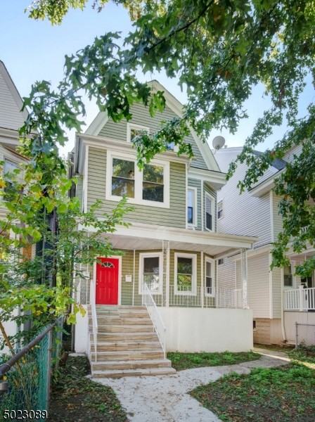 52 Amherst St - Photo 3 of 13