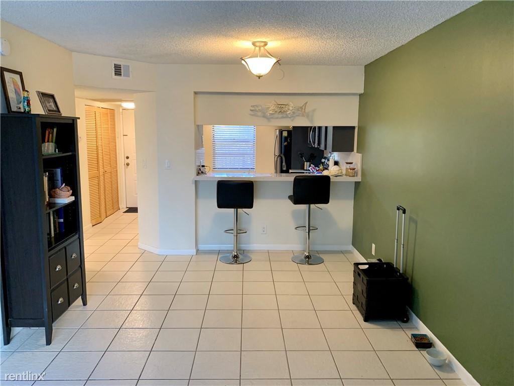 10501 W Broward Blvd - Photo 2 of 9