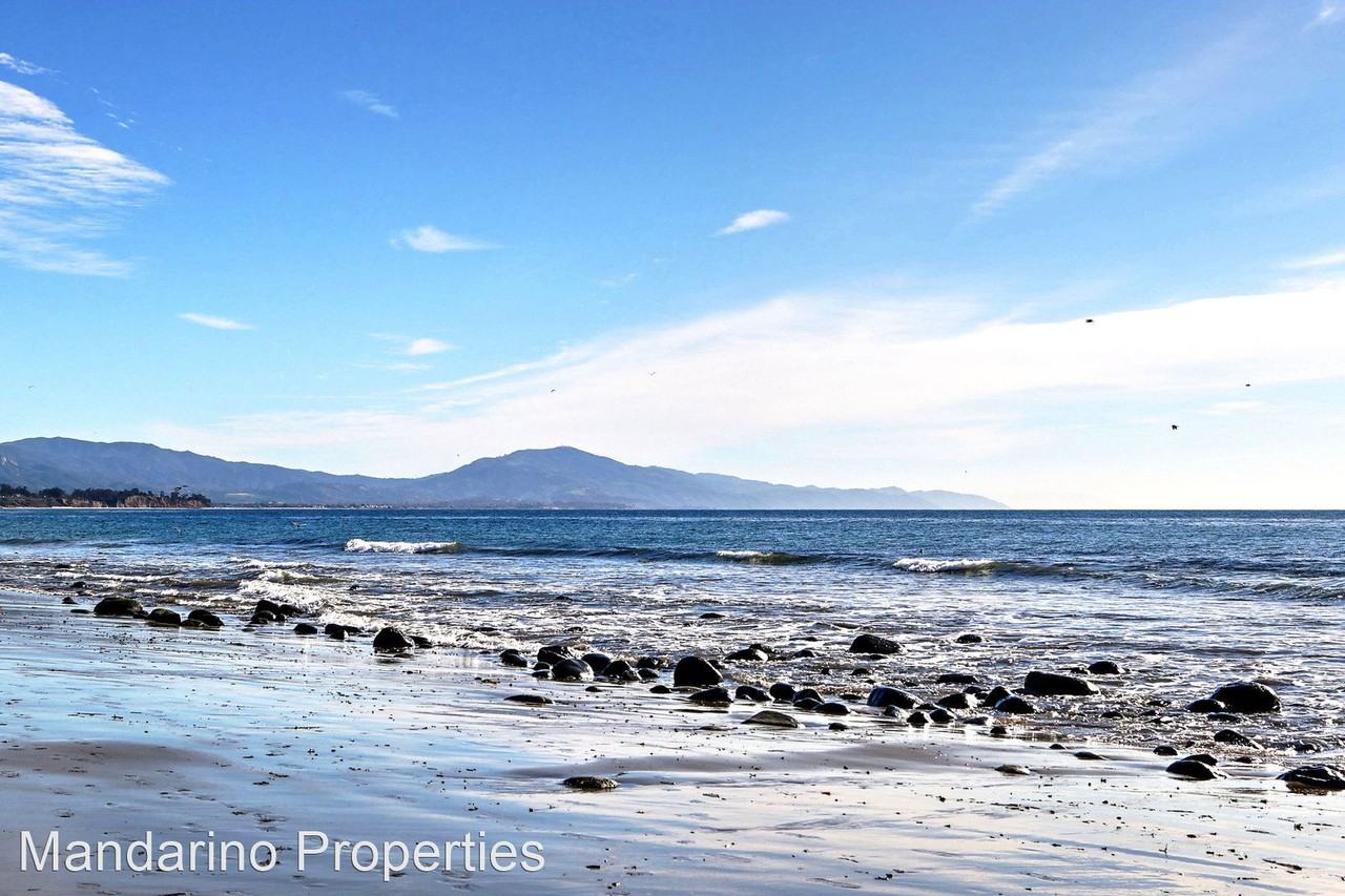 69 Seaview Dr - Photo 3 of 44