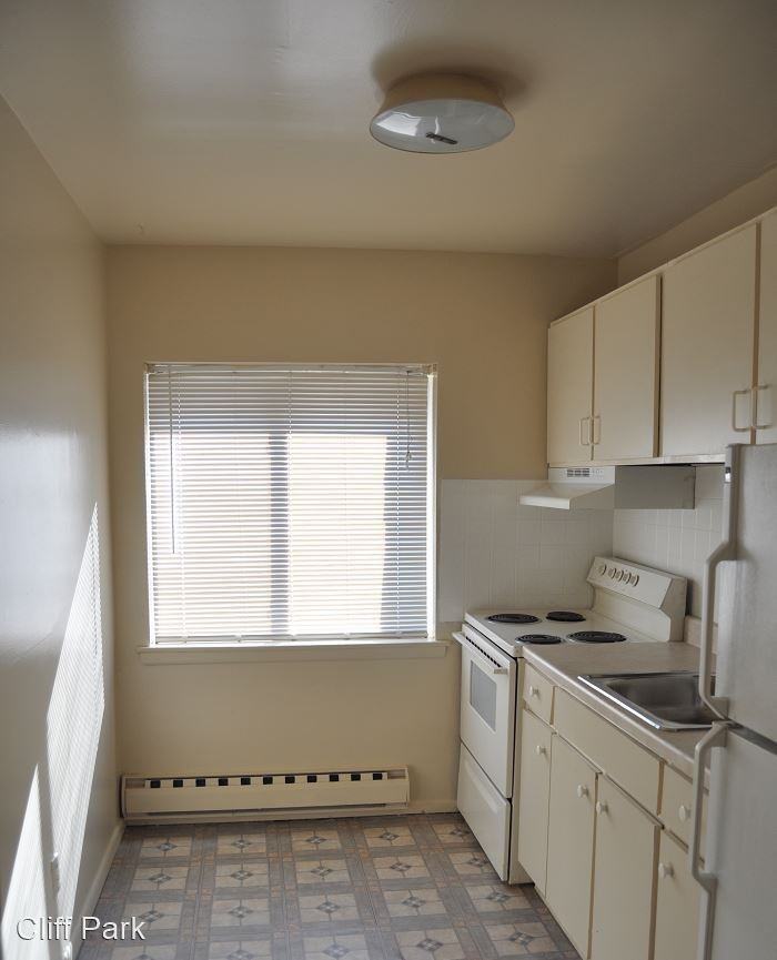 311-313 N. Sycamore Avenue - Photo 2 of 7