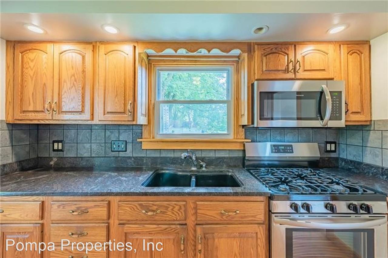 333 Smith Ave - Photo 3 of 8