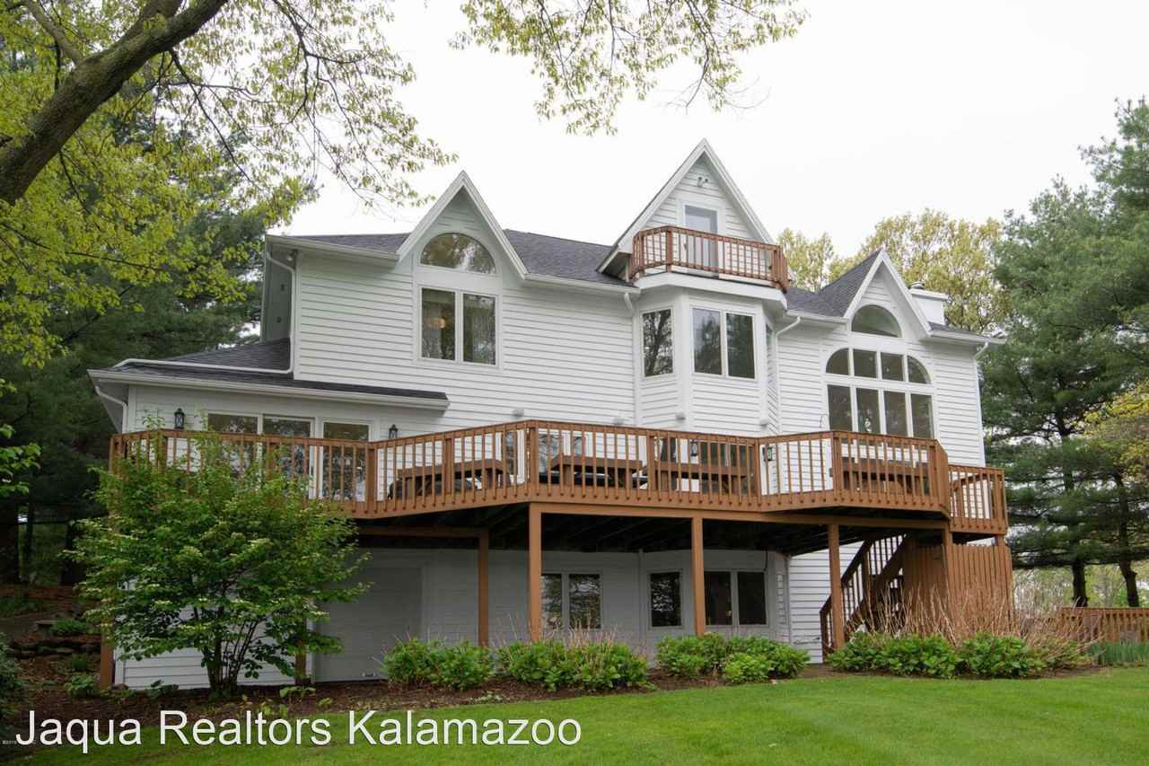 7141 Eagle Heights Dr - Photo 2 of 35