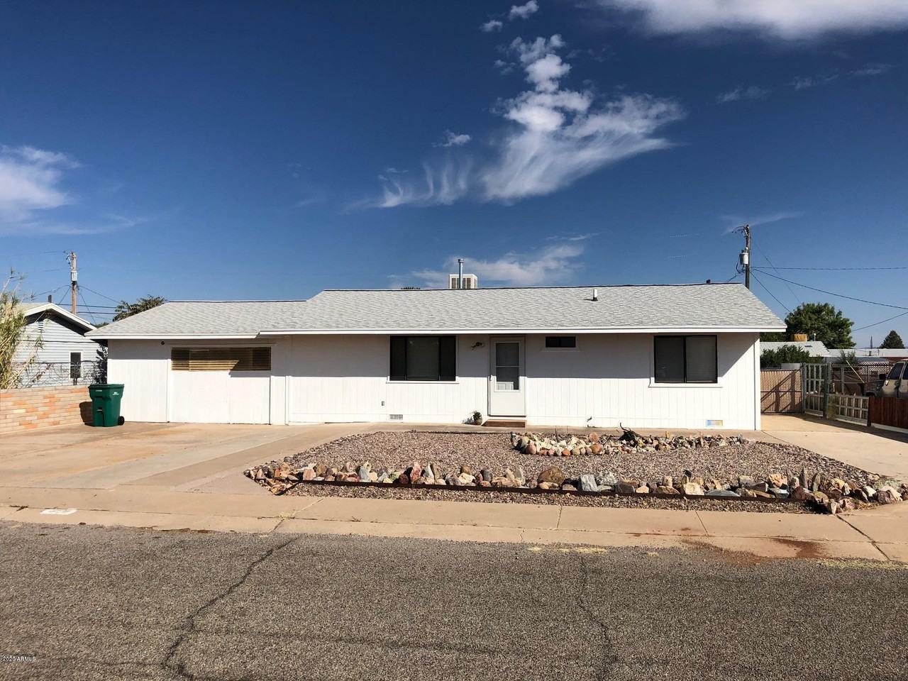 102 1st St, Huachuca City, AZ 85616 3 Bedroom House for Rent for 1,000