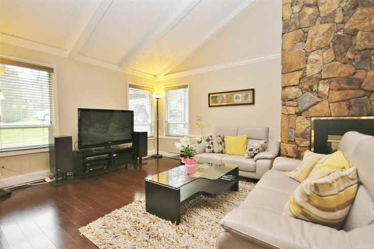 Staples Crescent & Nicholson Rd - Photo 3 of 25