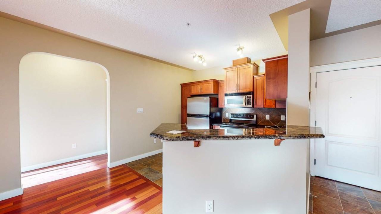 226, 20 Discovery Ridge Close SW Apartments 20 Discovery Ridge Close Sw, Calgary, AB T3H 5X4