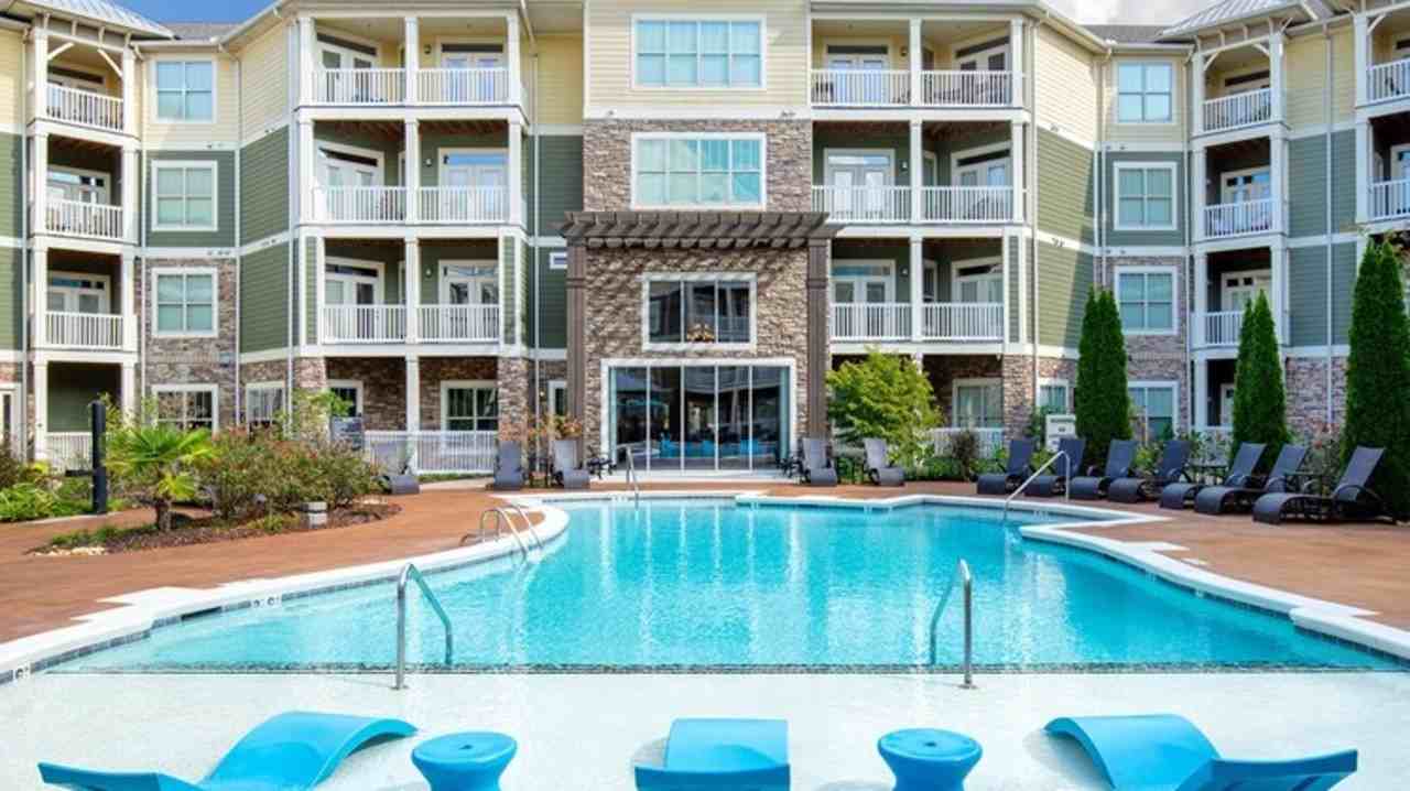 3545 Grandview Pkwy - Photo 2 of 50