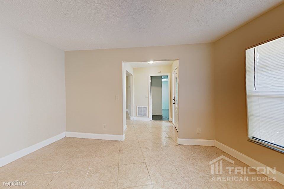 818 Tarawood Ln - Photo 2 of 16