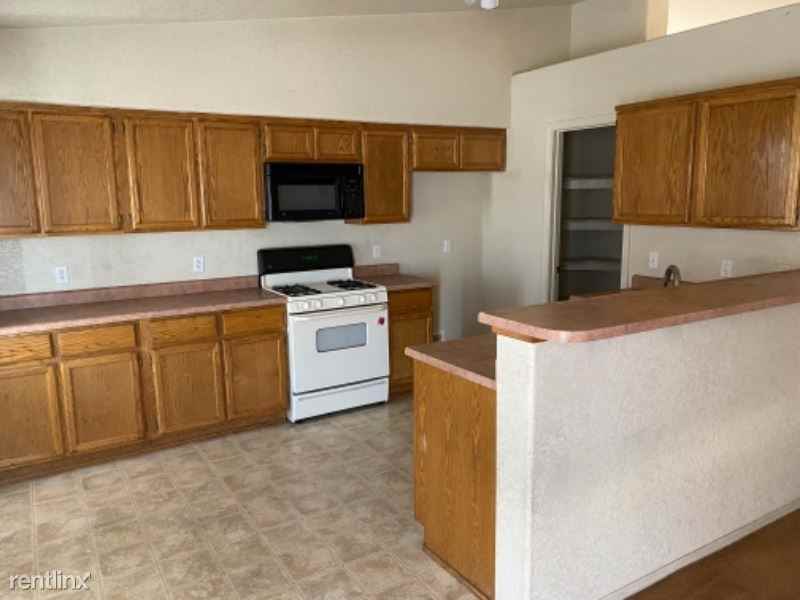 2923 S 32nd Ave - Photo 2 of 14