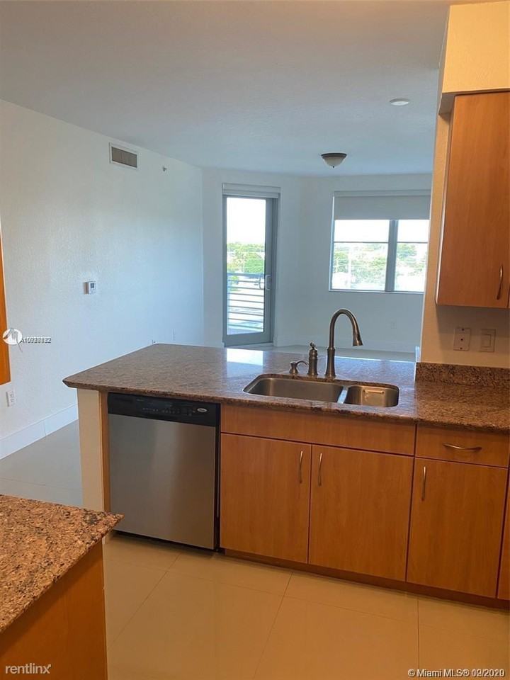 1777 Polk St - Photo 3 of 10