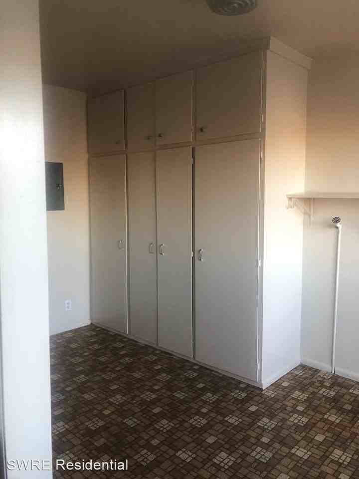527 Jensen St - Photo 2 of 7