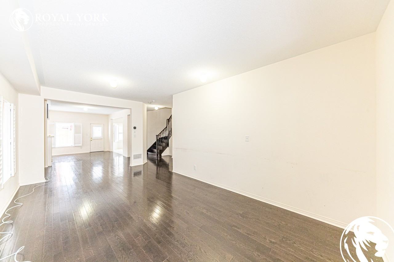 21 Cookview Dr #1 - Photo 2 of 25