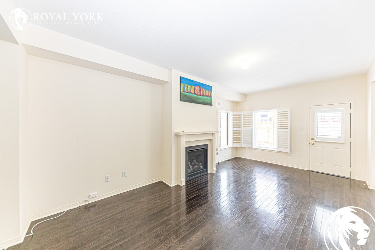 21 Cookview Dr #1 - Photo 3 of 25