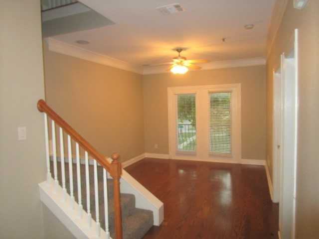 5803 Hudson St - Photo 2 of 11