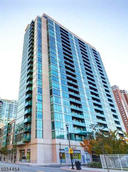 1 Shore Ln Apt 319