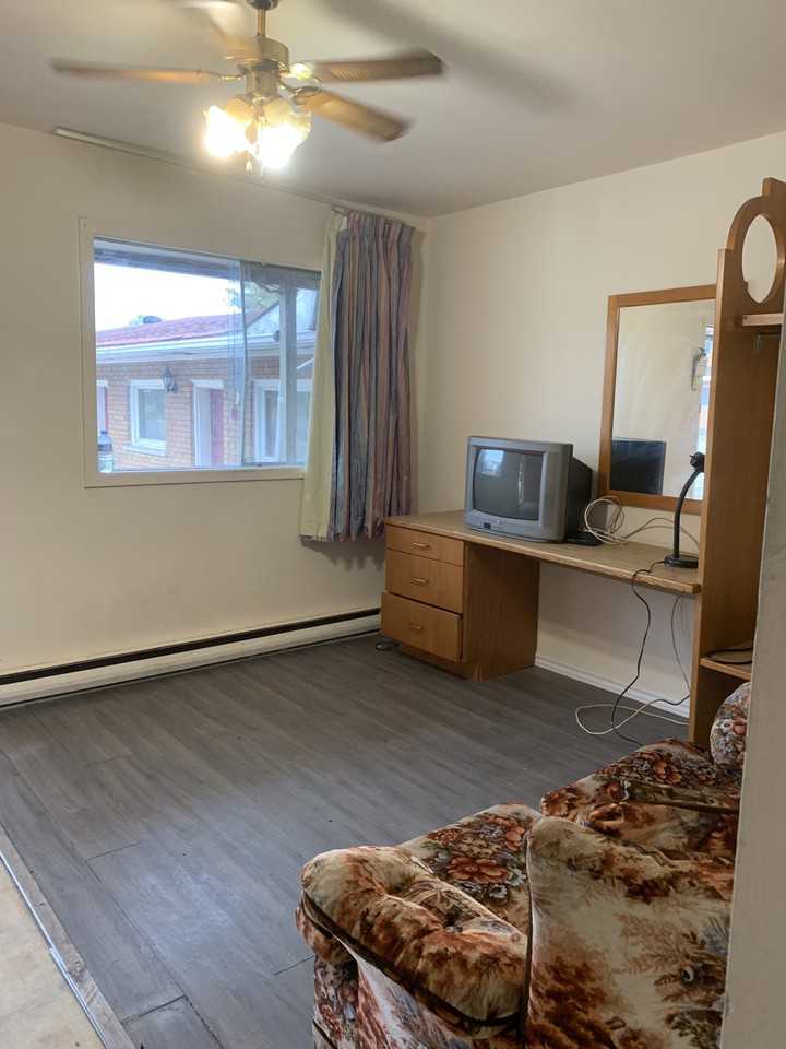 1547 Trunk Rd - Photo 3 of 7