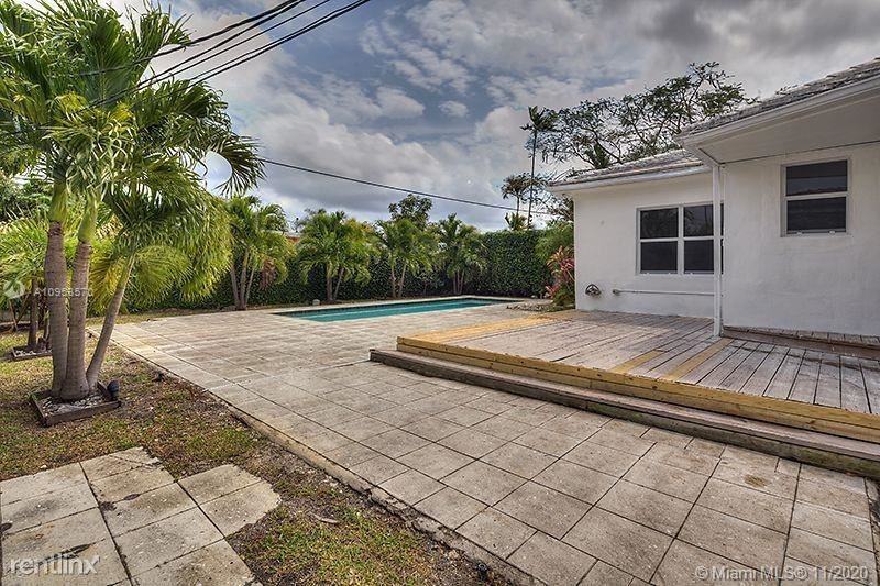 287 Nw 120th St #0 - Photo 2 of 8