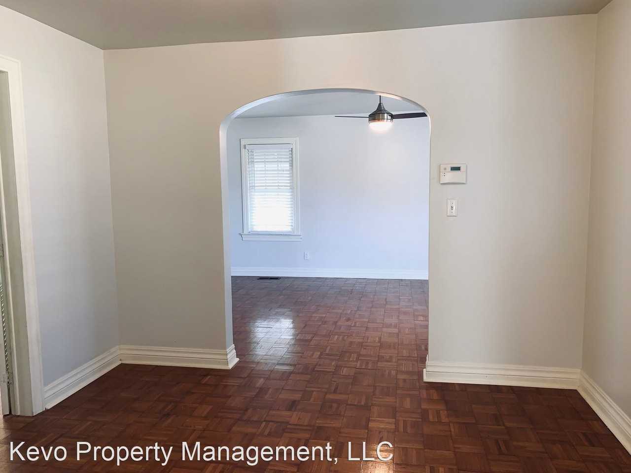 810 Nw 48th St - Photo 3 of 13