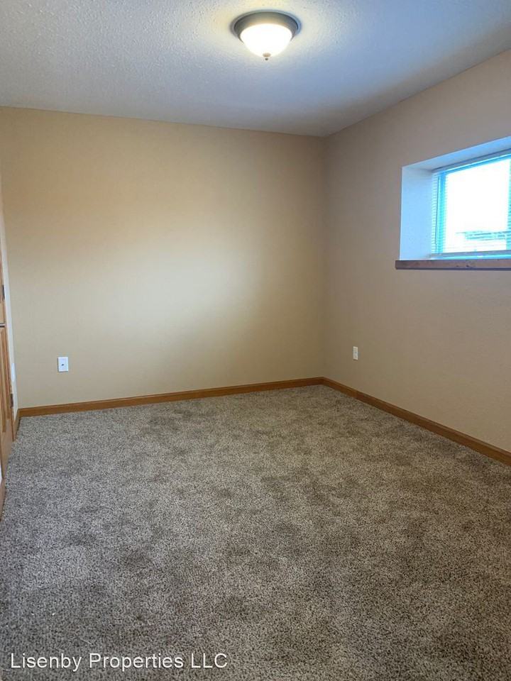 231 Main Street - Photo 3 of 10