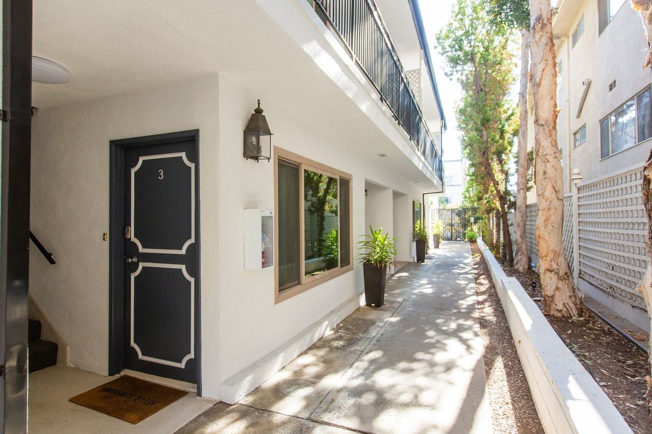 11827 Dorothy St - Photo 2 of 45