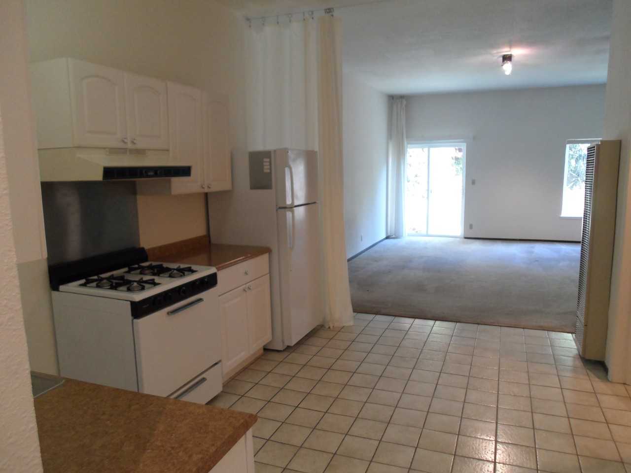 521 A Eureka St - Photo 3 of 11
