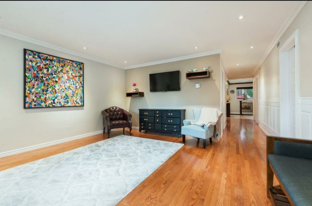 2871 Rue Sherbrooke - Photo 2 of 27