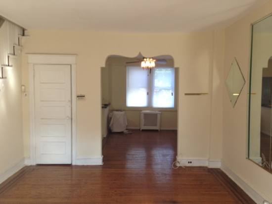 1713 N Peach St - Photo 2 of 8